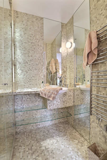Bathroom Furnished apartment - 58m²  - 1 bedroom - Montmartre / Place des Abbesses - Paris