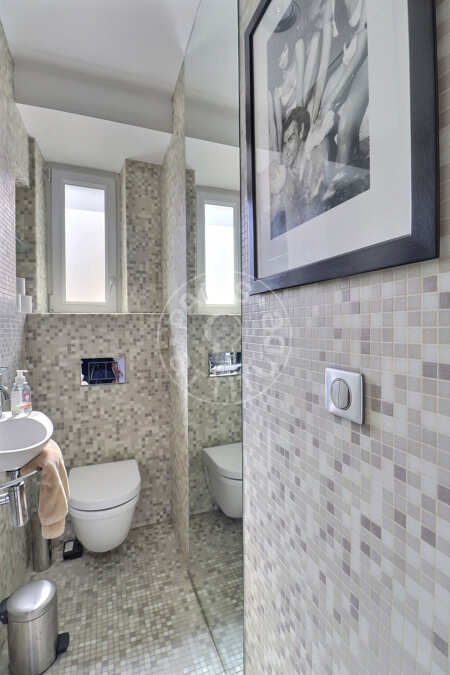 Toilet Furnished apartment - 58m²  - 1 bedroom - Montmartre / Place des Abbesses - Paris