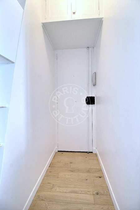 Entrance Furnished studio alcove - 17m²  - Sacré-Cœur - Paris