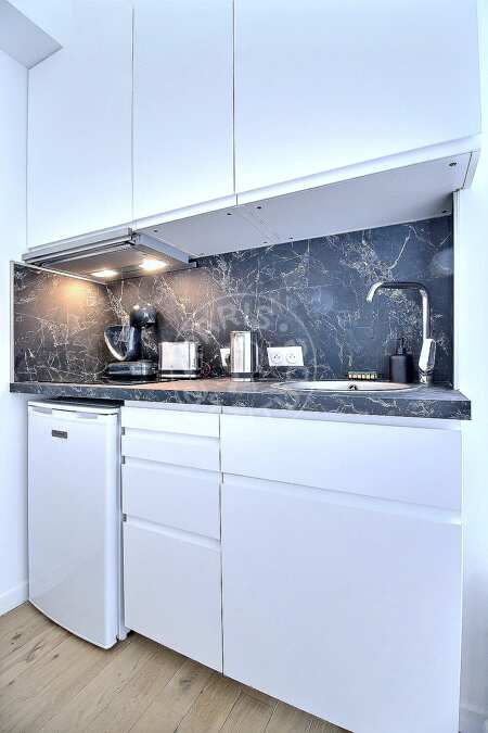 Kitchen Furnished studio alcove - 17m²  - Sacré-Cœur - Paris