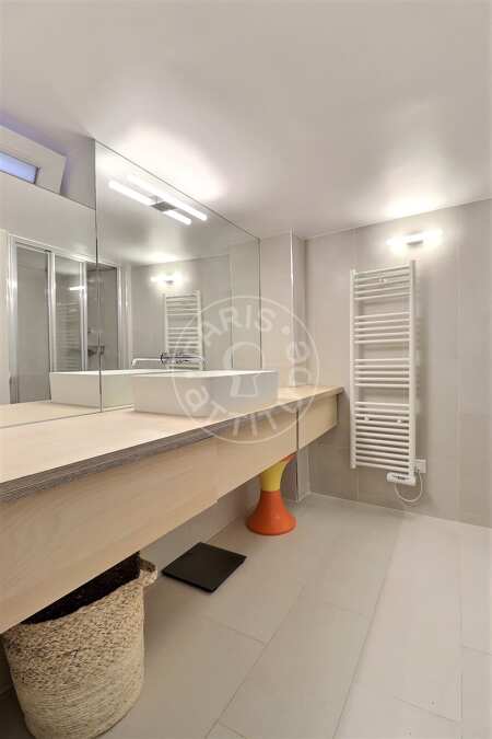 Casa de banho Duplex mobilado - 55m²  - 1 quarto - Arts et Métiers - Paris