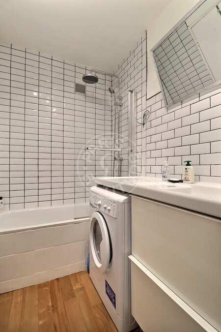 Salle de bain Appartement meublé - 50m²  - 2 chambres - Marx Dormoy - Paris