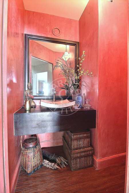 Toilet Furnished apartment - 99m²  - 3 bedrooms - Oberkampf - Paris