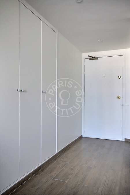 Eingangsbereich Möblierte wohnung - 75m²  - 2 Zimmer - Puteaux