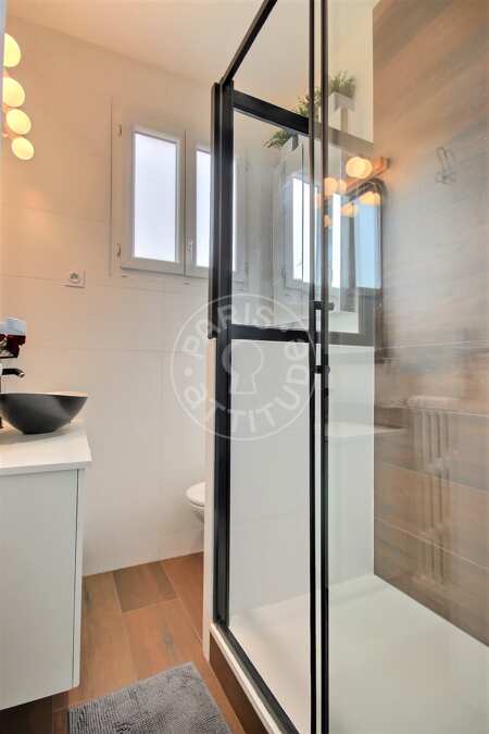 Salle de bain Appartement meublé - 32m²  - 1 chambre - Auteuil - Paris