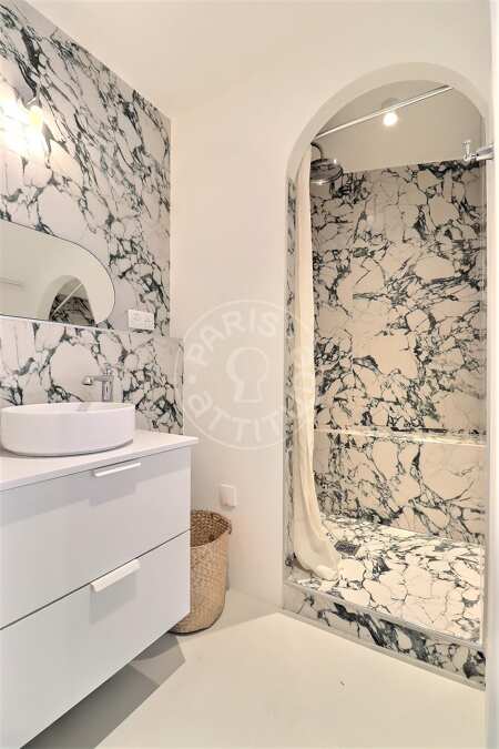 Salle de bain Studio alcove meublé - 40m²  - Neuilly-sur-Seine