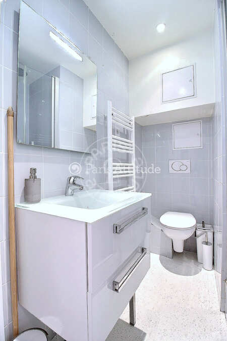 Casa de banho Apartamento mobilado - 31m² - 1 quarto - Notre-Dame de Lorette - Paris