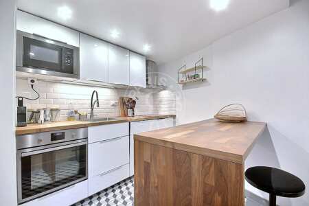 Kitchen Furnished duplex - 43m²  - 1 bedroom - Wagram - Paris
