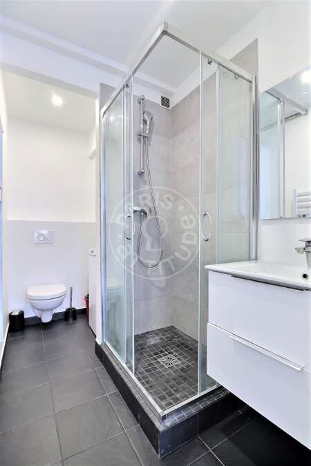 Salle de bain Appartement meublé - 32m²  - 1 chambre - Rue de la Pompe - Paris