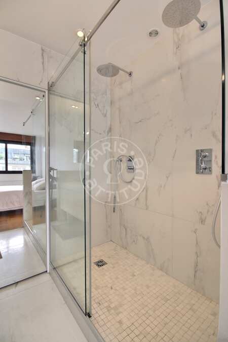 Bathroom Furnished apartment - 60m²  - 1 bedroom - Bourse - Paris