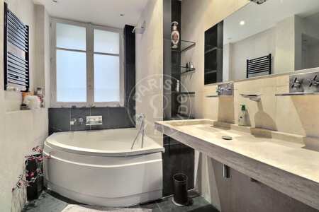 Bathroom Furnished apartment - 125m² - 3 bedrooms - Bastille - Paris