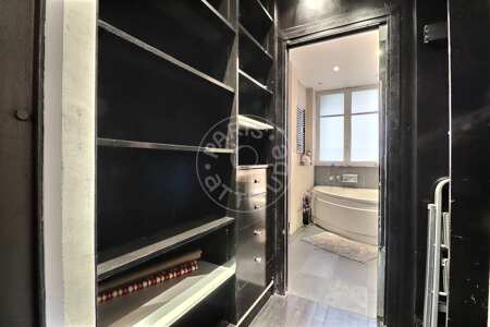 Dressing room Furnished apartment - 125m² - 3 bedrooms - Bastille - Paris