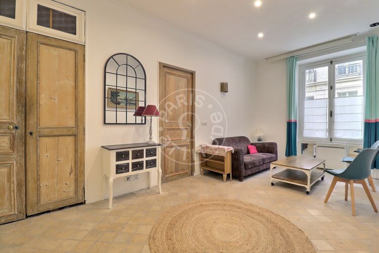 Living room - Furnished 2 bedrooms - Paris 75008 - 14939