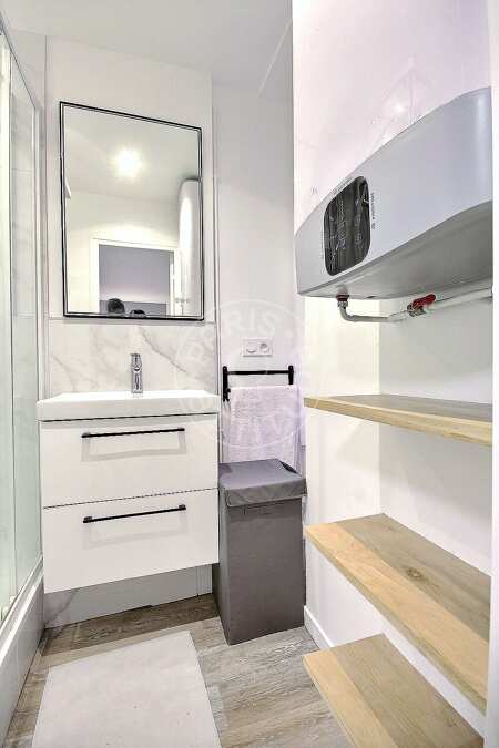 Salle de bain Appartement meublé - 24m²  - 1 chambre - Porte Dorée - Paris