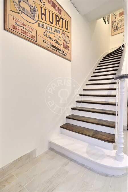 Entrée Studio alcove meublé - 50m²  - Montmartre / Place des Abbesses - Paris