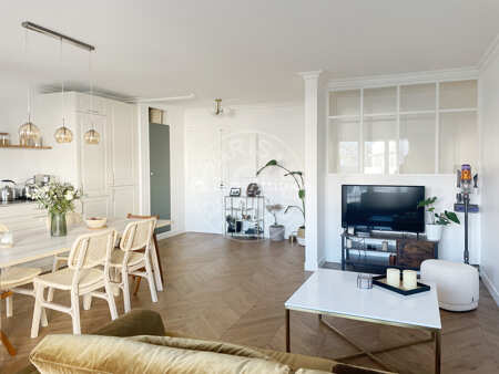 Sala Apartamento mobilado - 74m²  - 2 quartos - Montmartre / Place des Abbesses - Paris