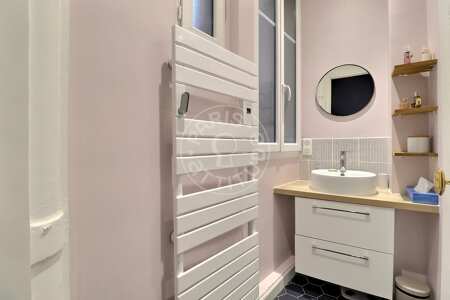 Salle de bain Appartement meublé - 89m²  - 2 chambres - Jules Joffrin - Mairie du 18ème - Paris