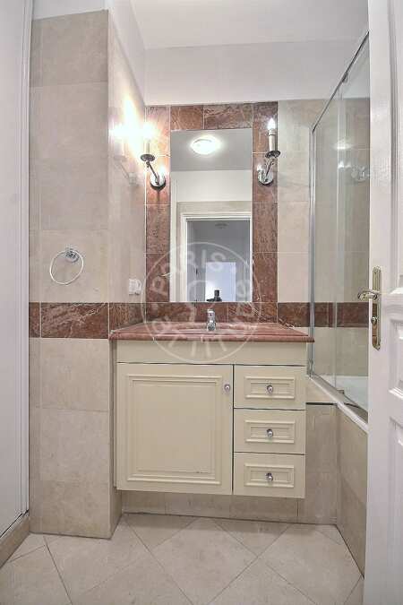 Bathroom Furnished apartment - 48m²  - 1 bedroom - Saint-Germain - Paris