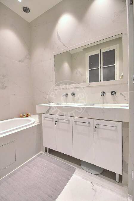 Bathroom Furnished apartment - 62m²  - 1 bedroom - Invalides - Paris