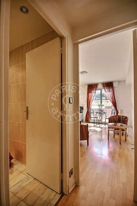 Entrée Studio meublé - 30m²  - Jardin du Luxembourg - Paris