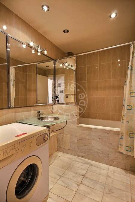 Salle de bain Studio meublé - 30m²  - Jardin du Luxembourg - Paris