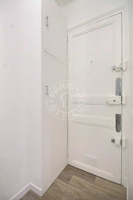 Entrée Studio meublé - 20m²  - Porte Dorée - Paris