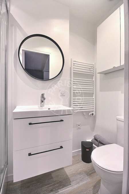 Salle de bain Studio meublé - 20m²  - Porte Dorée - Paris