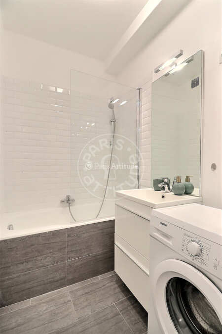 Bathroom Furnished apartment - 36m²  - 1 bedroom - Place Monge - Paris