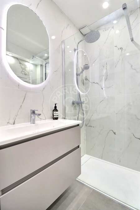 Casa de banho Apartamento mobilado - 35m²  - 1 quarto - Montmartre / Place des Abbesses - Paris