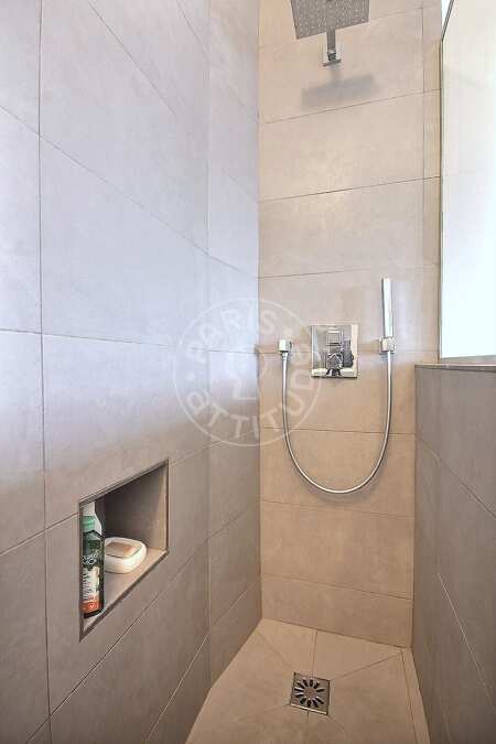 Salle de bain Appartement meublé - 27m²  - 1 chambre - Jules Joffrin - Mairie du 18ème - Paris