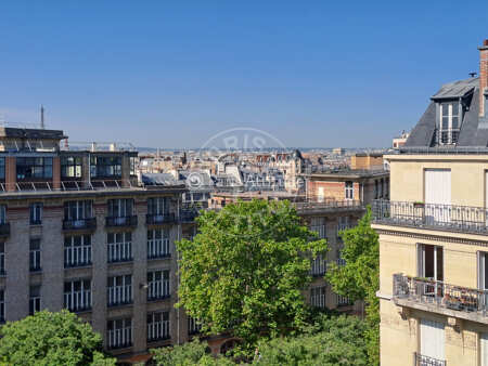 undefined Studio meublé - 27m²  - Montmartre / Place des Abbesses - Paris