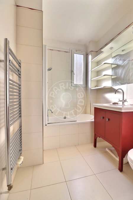 Bathroom Furnished apartment - 96m²  - 2 bedrooms - Invalides - Paris