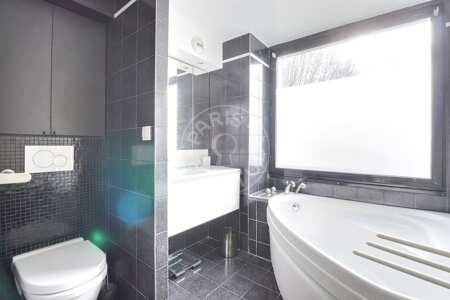 Baño Dúplex amueblado - 79m²  - 2 dormitorios - Buttes-Chaumont - París