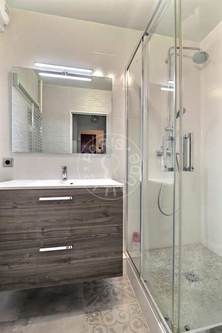 Bathroom Furnished apartment - 62m²  - 2 bedrooms - Place des Fêtes - Paris