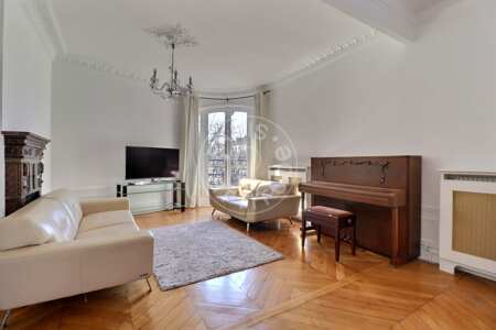 Salon Appartement meublé - 125m² - 4 chambres - Buttes-Chaumont - Paris