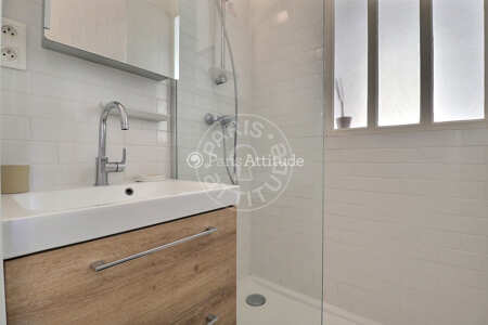 Casa de banho Apartamento mobilado - 29m²  - 1 quarto - Place des Fêtes - Paris