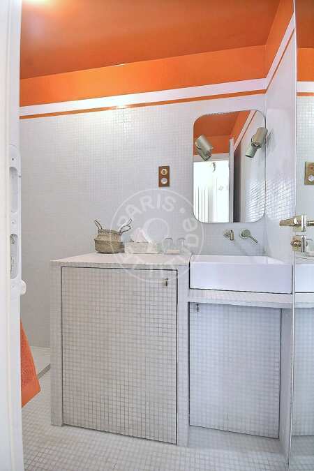 Salle de bain Appartement meublé - 31m²  - 1 chambre - Saint-Lazare - Paris