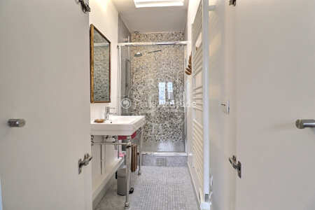 Bathroom Furnished apartment - 47m²  - 1 bedroom - Poissonnière - Paris