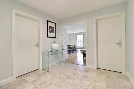 Entrada Piso amueblado - 134m²  - 3 dormitorios - Invalides - París