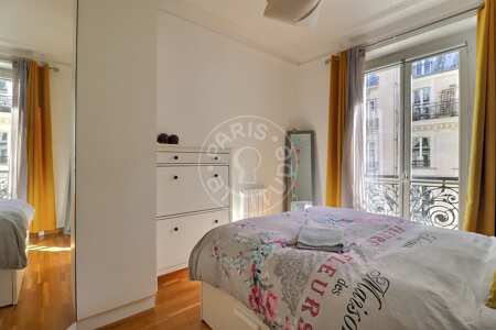 Bedroom Furnished apartment - 29m²  - 1 bedroom - Gare de l'Est / Gare du Nord - Paris