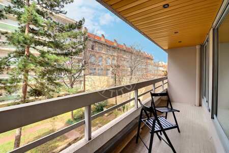 Balcony Furnished apartment - 85m²  - 2 bedrooms - Commerce - Paris