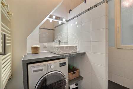 Salle de bain Appartement meublé - 39m²  - 1 chambre - Moulin Rouge / Pigalle - Paris