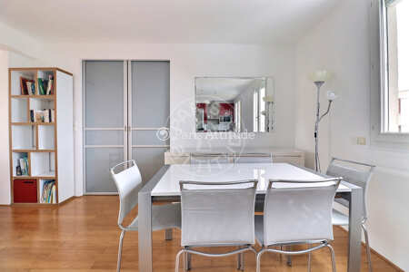 Dining room Furnished apartment - 59m²  - 2 bedrooms - Buttes-Chaumont - Paris