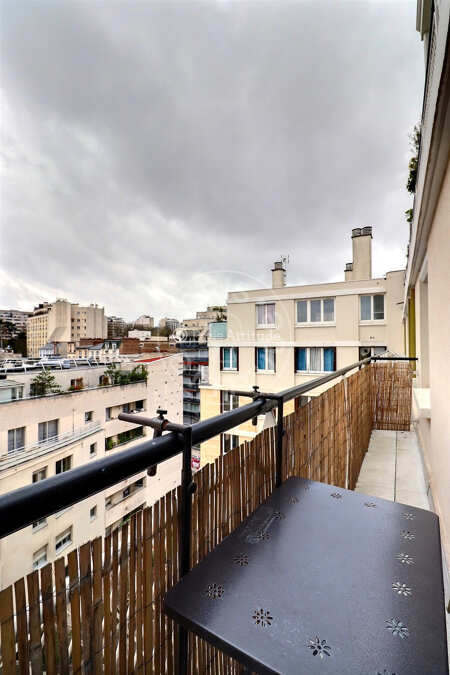 Balcony Furnished apartment - 59m²  - 2 bedrooms - Buttes-Chaumont - Paris