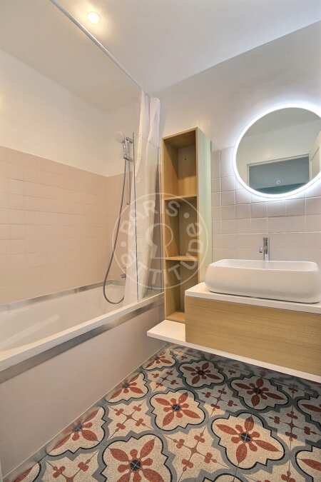 Bathroom Furnished apartment - 74m² - 2 bedrooms - Marx Dormoy - Paris