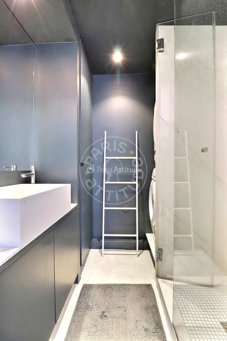 Salle de bain Appartement meublé - 49m²  - 1 chambre - Poissonnière - Paris