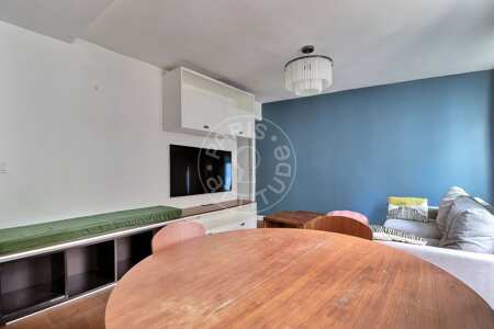 Sala Apartamento mobilado - 48m² - 2 quartos - Montmartre / Place des Abbesses - Paris