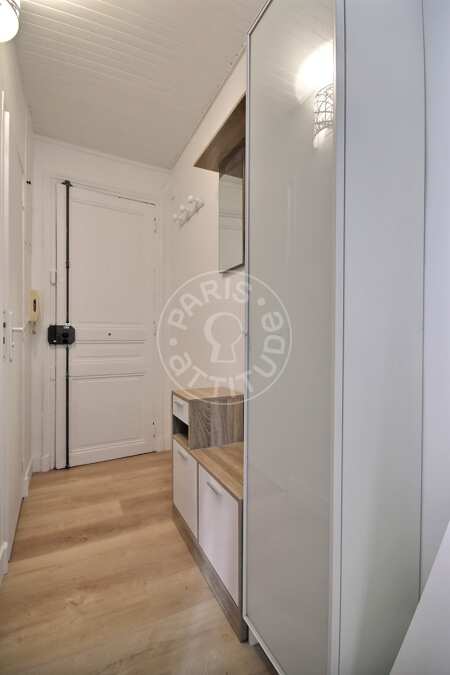 Entrée Studio meublé - 27m²  - Marx Dormoy - Paris