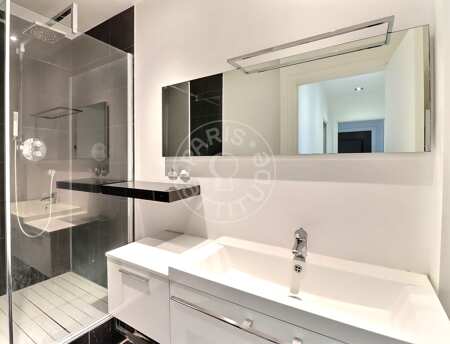 Salle de bain Appartement meublé - 93m² - 2 chambres - Victor Hugo - Paris