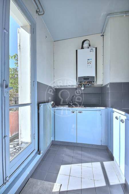 Cucina Mansardato arredato - 35m²  - République - Parigi